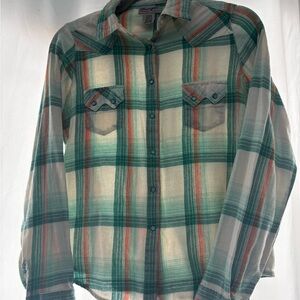 Plaid Women’s Wrangler Button up shirt Size L with pearlescent buttons